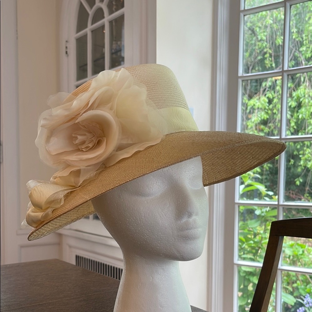 Elegant Loise Green Cream Floral Women's Hat